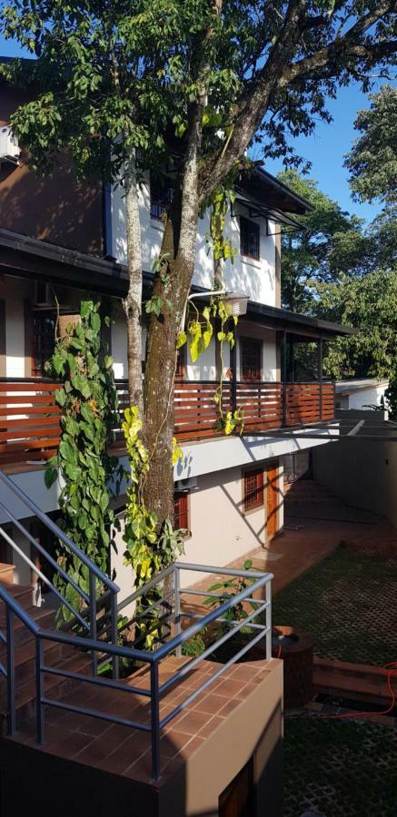 Ambay Suites & Dorms Puerto Iguazú Exterior foto